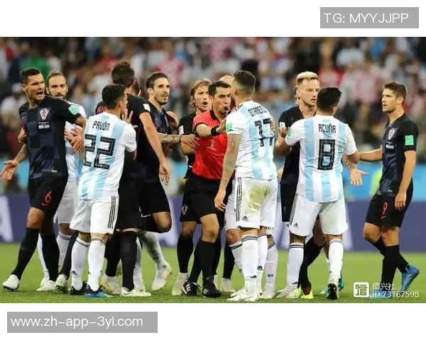 安布分析莱奥与普利西奇组合缺乏中锋应对密集防守的挑战与不确定性